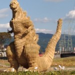 【画像あり】藁で作ったというシン・ゴジラを近くまで見に行ってきました