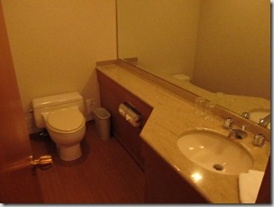 ヒルトン東京ベイ　和室スイートルーム　トイレ1